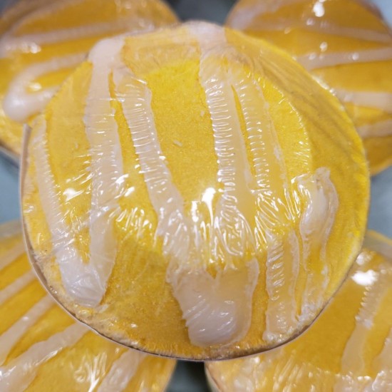Lemon meringue bath bomb