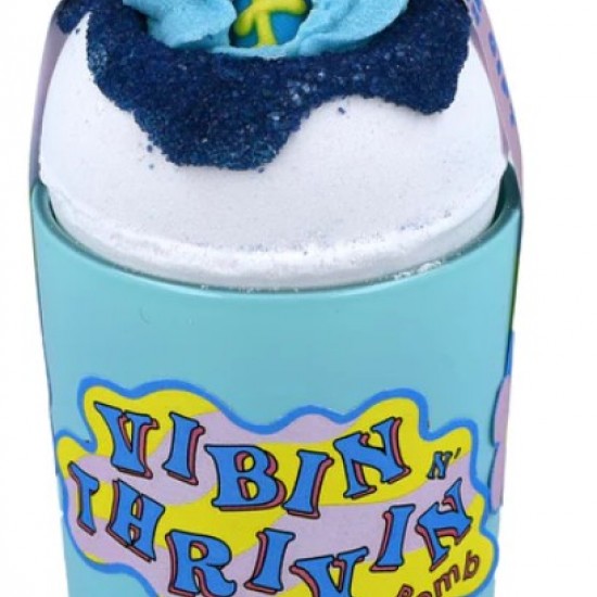 Vibin n thrivin- Glow up candle and bath bomb set